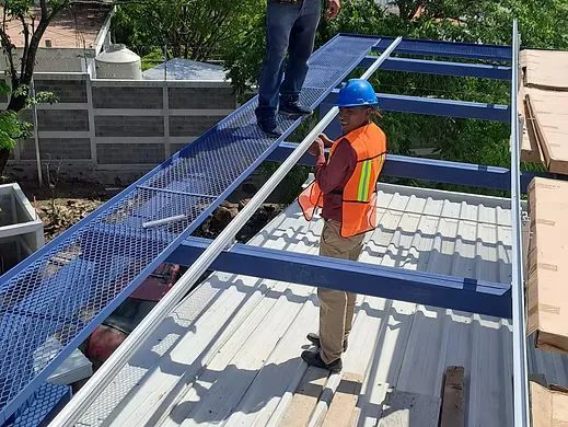 Proyecto Bodega SAT 132 paneles