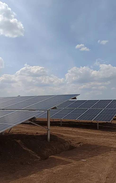Paneles solares de la Academia ADEP